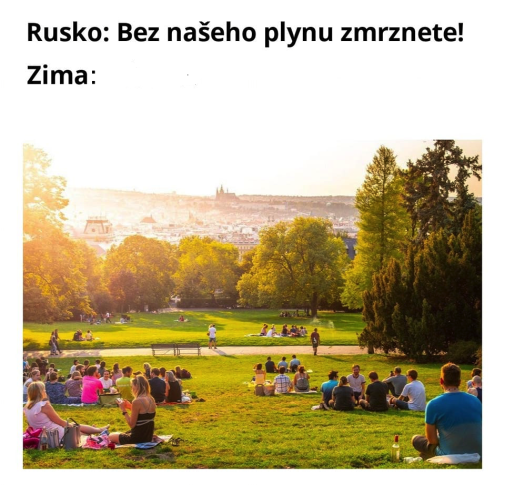 Zatiaľ zmrzol len úsmev na tvári Putinovi.